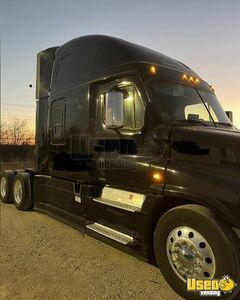 2017 Cascadia Freightliner Semi Truck 3 Texas for Sale