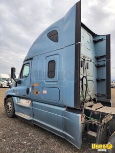 2017 Cascadia Freightliner Semi Truck 4 California for Sale