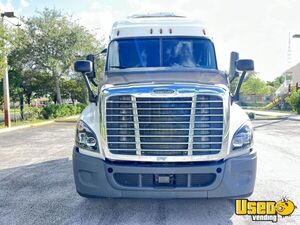2017 Cascadia Freightliner Semi Truck 4 Florida for Sale