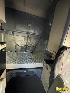 2017 Cascadia Freightliner Semi Truck 6 Illinois for Sale