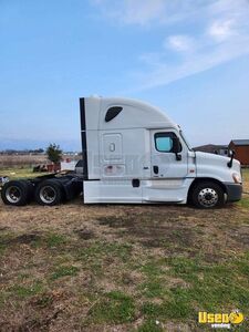 2017 Cascadia Freightliner Semi Truck 6 Texas for Sale