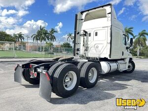 2017 Cascadia Freightliner Semi Truck 7 Florida for Sale