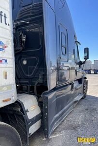 2017 Cascadia Freightliner Semi Truck 8 Texas for Sale