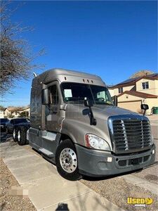 2017 Cascadia Freightliner Semi Truck Arizona for Sale