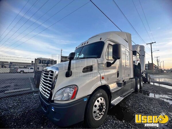 2017 Cascadia Freightliner Semi Truck California for Sale