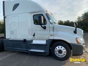 2017 Cascadia Freightliner Semi Truck Double Bunk New Jersey for Sale