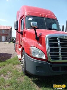 2017 Cascadia Freightliner Semi Truck Double Bunk Texas for Sale