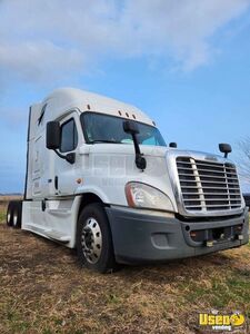 2017 Cascadia Freightliner Semi Truck Double Bunk Texas for Sale