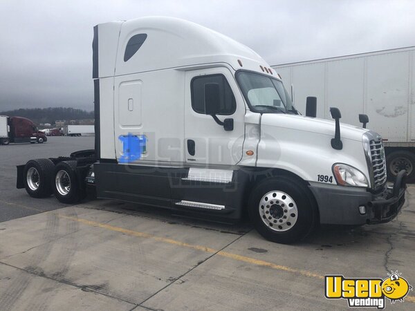 2017 Cascadia Freightliner Semi Truck Illinois for Sale