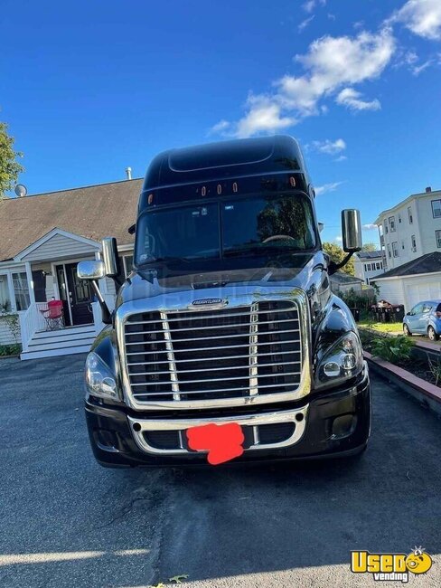 2017 Cascadia Freightliner Semi Truck Massachusetts for Sale