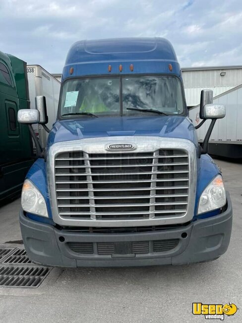2017 Cascadia Freightliner Semi Truck Michigan for Sale