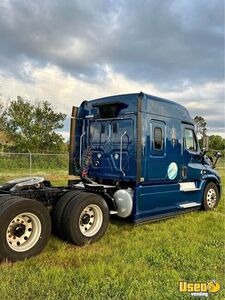 2017 Cascadia Freightliner Semi Truck Microwave Florida for Sale