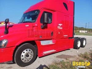 2017 Cascadia Freightliner Semi Truck Texas for Sale