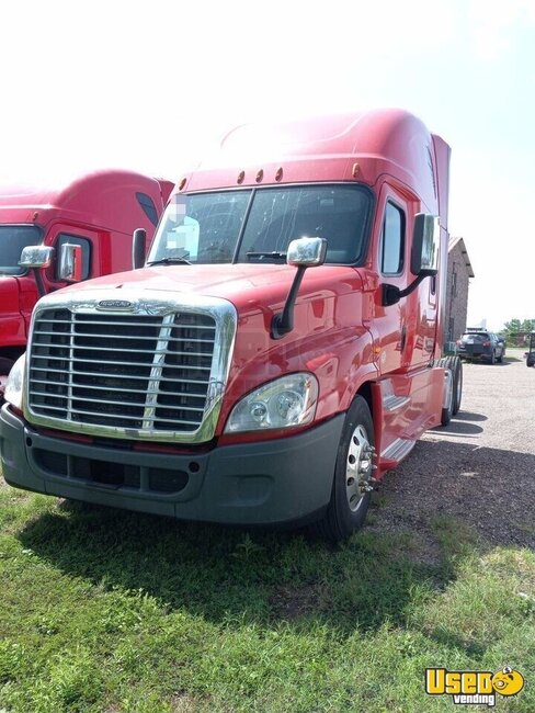 2017 Cascadia Freightliner Semi Truck Texas for Sale