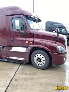 2017 Cascadia Freightliner Semi Truck Texas for Sale