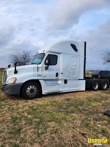 2017 Cascadia Freightliner Semi Truck Under Bunk Storage Texas for Sale