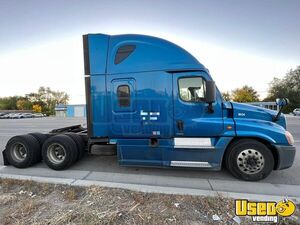 2017 Cascadia Freightliner Semi Truck Utah for Sale