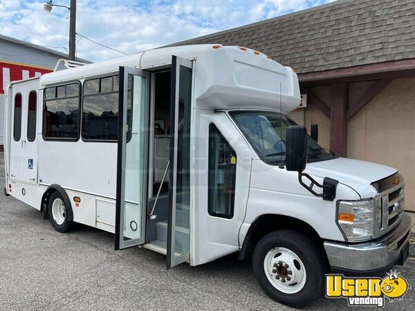 2017 E-350 Shuttle Bus Shuttle Bus Ohio Gas Engine for Sale