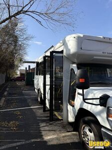 2017 E-450 Ice Cream Truck Soft Serve Machine Texas Gas Engine for Sale