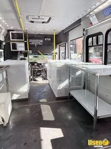 2017 E-450 Ice Cream Truck Triple Sink Texas Gas Engine for Sale