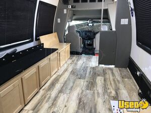 2017 E-450 Mobile Clinic Fresh Water Tank Florida Gas Engine for Sale