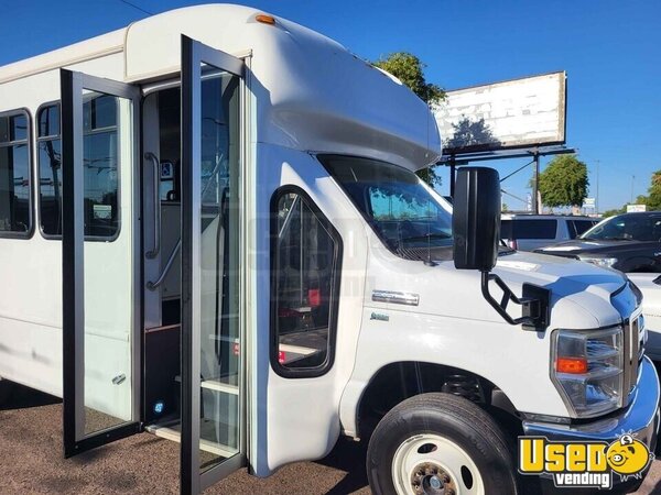 2017 E350 Super Duty Cutaway Shuttle Bus Arizona Gas Engine for Sale