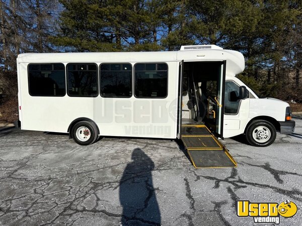 2017 Express 4500 Arboc Non-cdl Wheelchair Shuttle Bus Shuttle Bus New York Gas Engine for Sale
