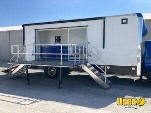 2017 F-750 Mobile Boutique Cabinets Ohio Diesel Engine for Sale