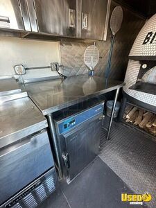 2017 F550 Chassis With Morgan Olson Body Pizza Food Truck Exterior Customer Counter Michigan Gas Engine for Sale