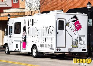 2017 F5ks Mobile Hair & Nail Salon Truck Spare Tire Texas Gas Engine for Sale