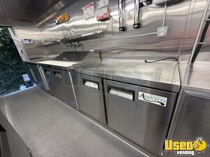 2017 Ford Catering Food Truck Microwave Michigan Gas Engine for Sale