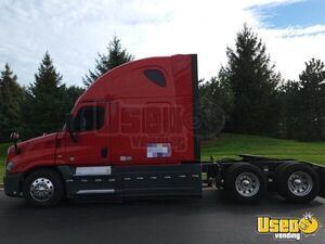 2017 Freightliner Semi Truck 4 Illinois for Sale