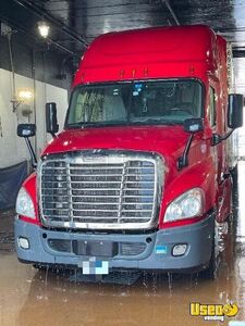 2017 Freightliner Semi Truck Microwave Indiana for Sale