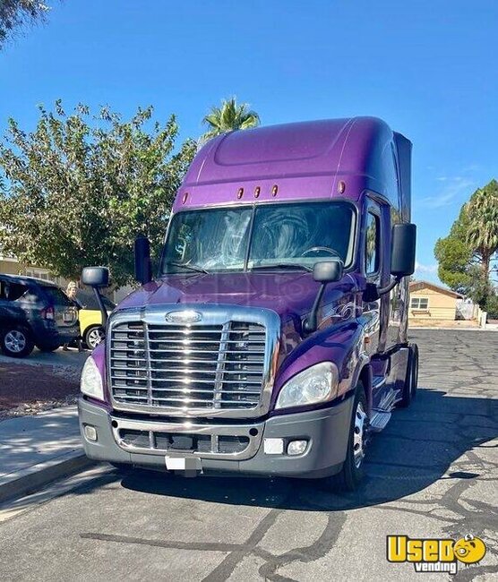 2017 Freightliner Semi Truck Nevada for Sale