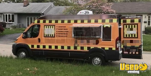 2017 Pro Master Mobile Boutique Rhode Island Gas Engine for Sale
