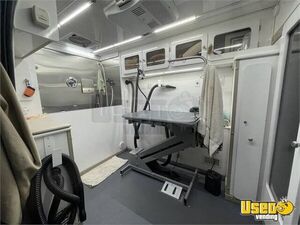 2017 Promaster Pet Grooming Truck Pet Care / Veterinary Truck Insulated Walls New York Gas Engine for Sale