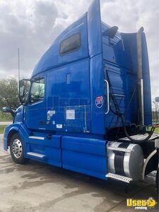 2017 Volvo Semi Truck 2 Texas for Sale