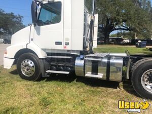 2017 Volvo Semi Truck Cb Radio Florida for Sale