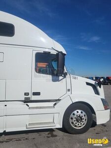 2017 Volvo Semi Truck Double Bunk Texas for Sale