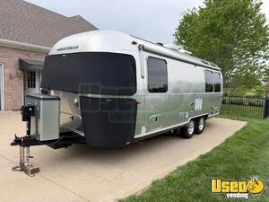 Well-Maintained - 2018 25' Airstream Flying Cloud Tiny House on Wheels with Bathroom for Sale in Kentucky!