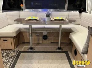2018 2018 Airstream Flying Cloud Airstream Electrical Outlets Oregon for Sale