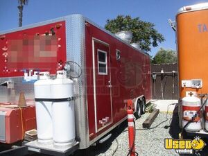 2018 24' Mobile Kitchen Kitchen Food Trailer Floor Drains California Diesel Engine for Sale