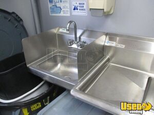 2018 24' Mobile Kitchen Kitchen Food Trailer Shore Power Cord California Diesel Engine for Sale