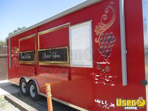 2018 24' Mobile Kitchen Kitchen Food Trailer Stainless Steel Wall Covers California Diesel Engine for Sale