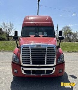 2018 Cascadia Freightliner Semi Truck 2 Kansas for Sale