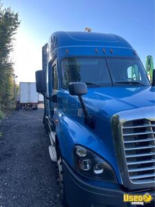 2018 Cascadia Freightliner Semi Truck 2 New Jersey for Sale