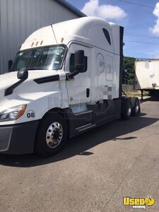 2018 Cascadia Freightliner Semi Truck 2 Texas for Sale