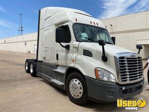 2018 Cascadia Freightliner Semi Truck 3 Texas for Sale