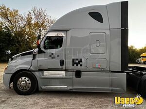2018 Cascadia Freightliner Semi Truck 3 Texas for Sale