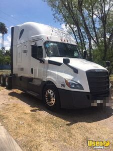 2018 Cascadia Freightliner Semi Truck 3 Texas for Sale
